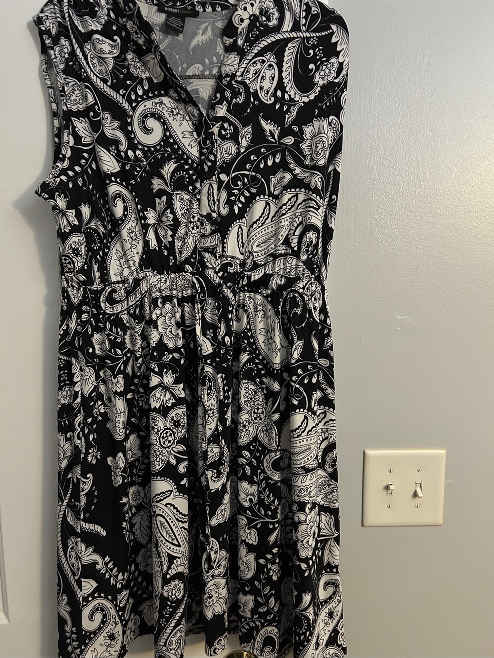 Robert Louis Black & White Paisley V-Neck Mini Dress
